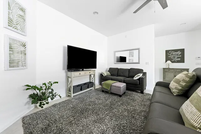 Residence photo 5