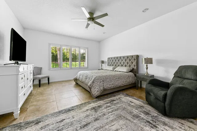Residence photo 12