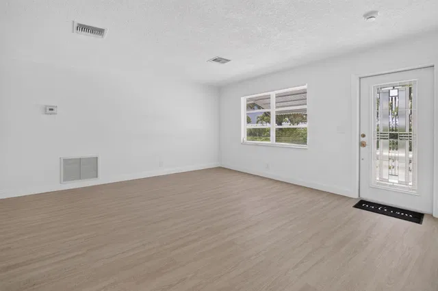 Residence photo 2