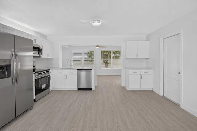 Residence photo 3