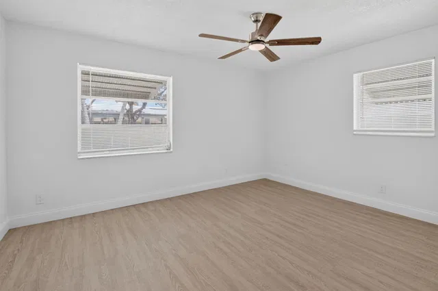 Residence photo 12