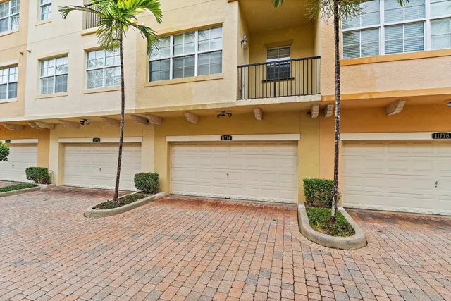 Residence photo 49