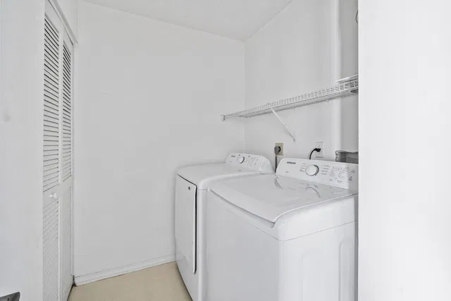 Residence photo 16