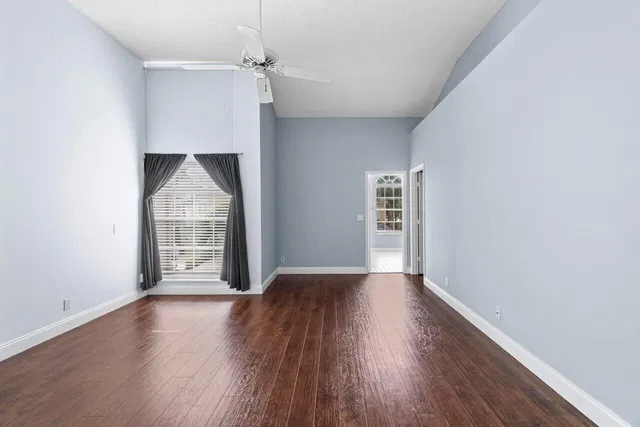 Residence photo 17