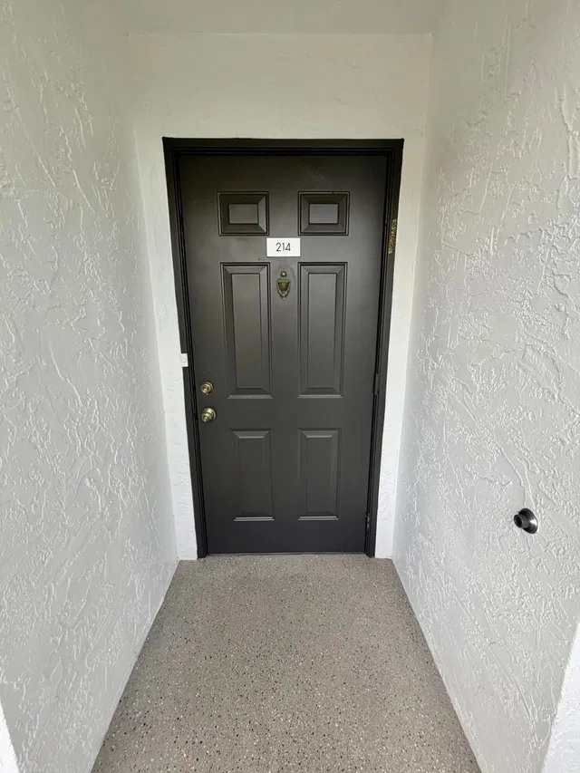 Unit 214 photo 7