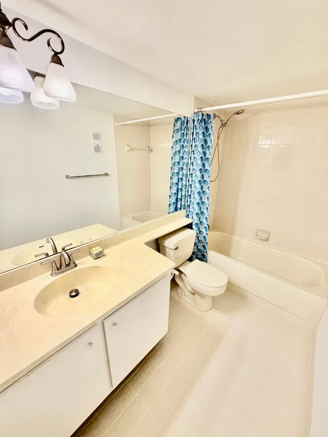 Unit 214 photo 17