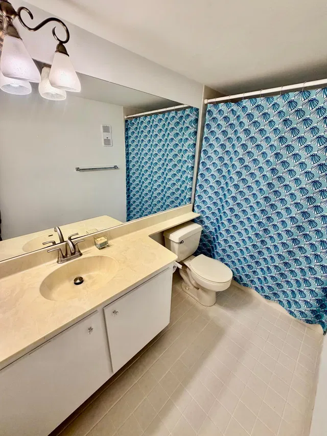 Unit 214 photo 18