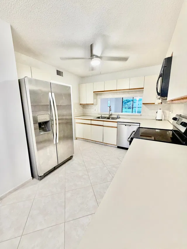 Unit 214 photo 25