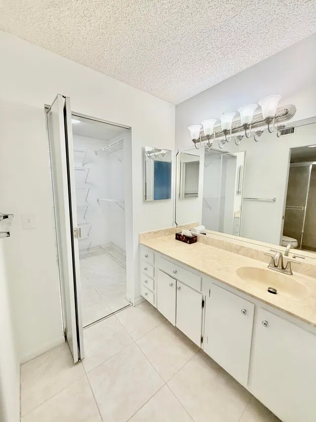 Unit 214 photo 37
