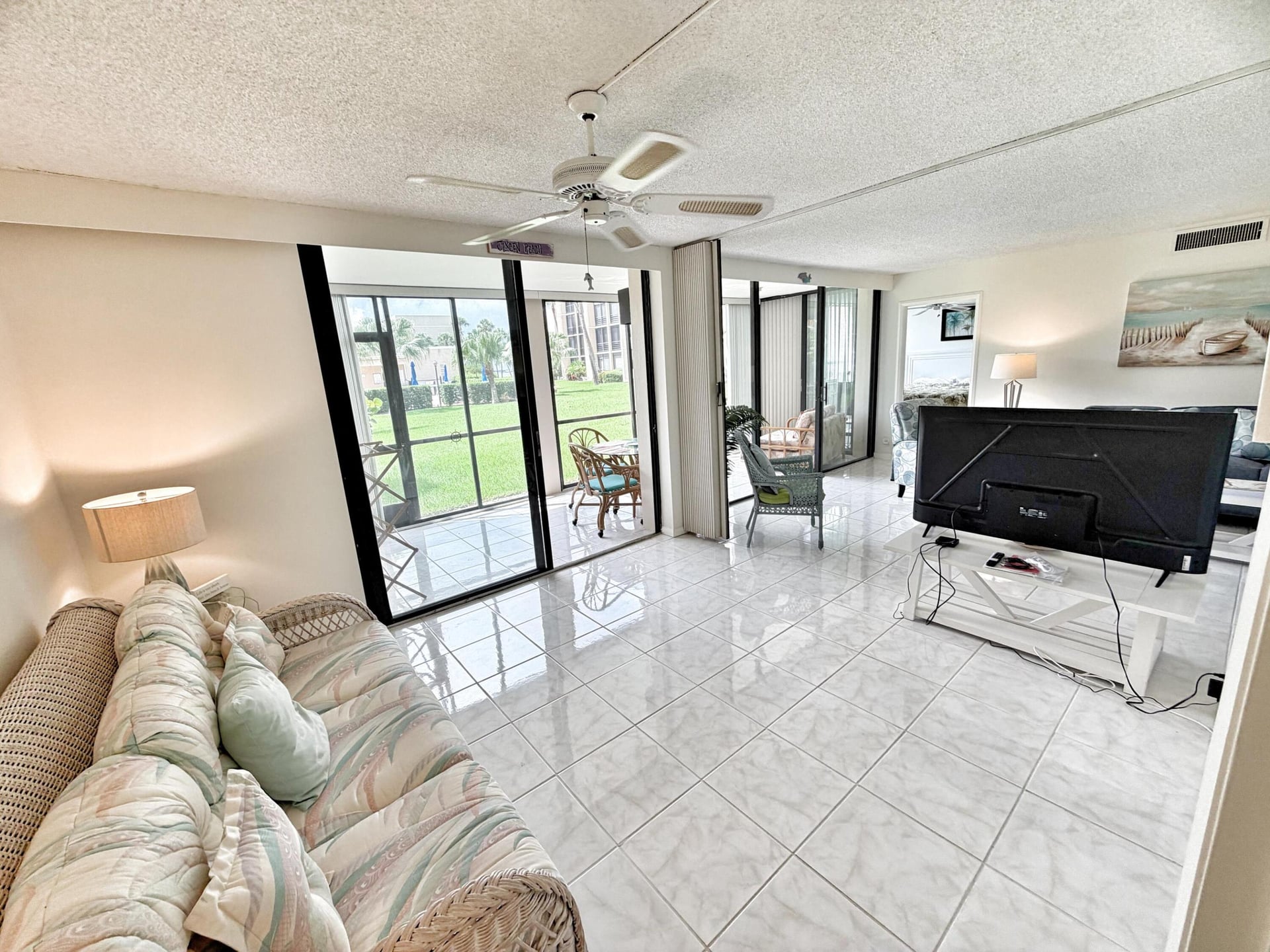 Unit 102 photo 11