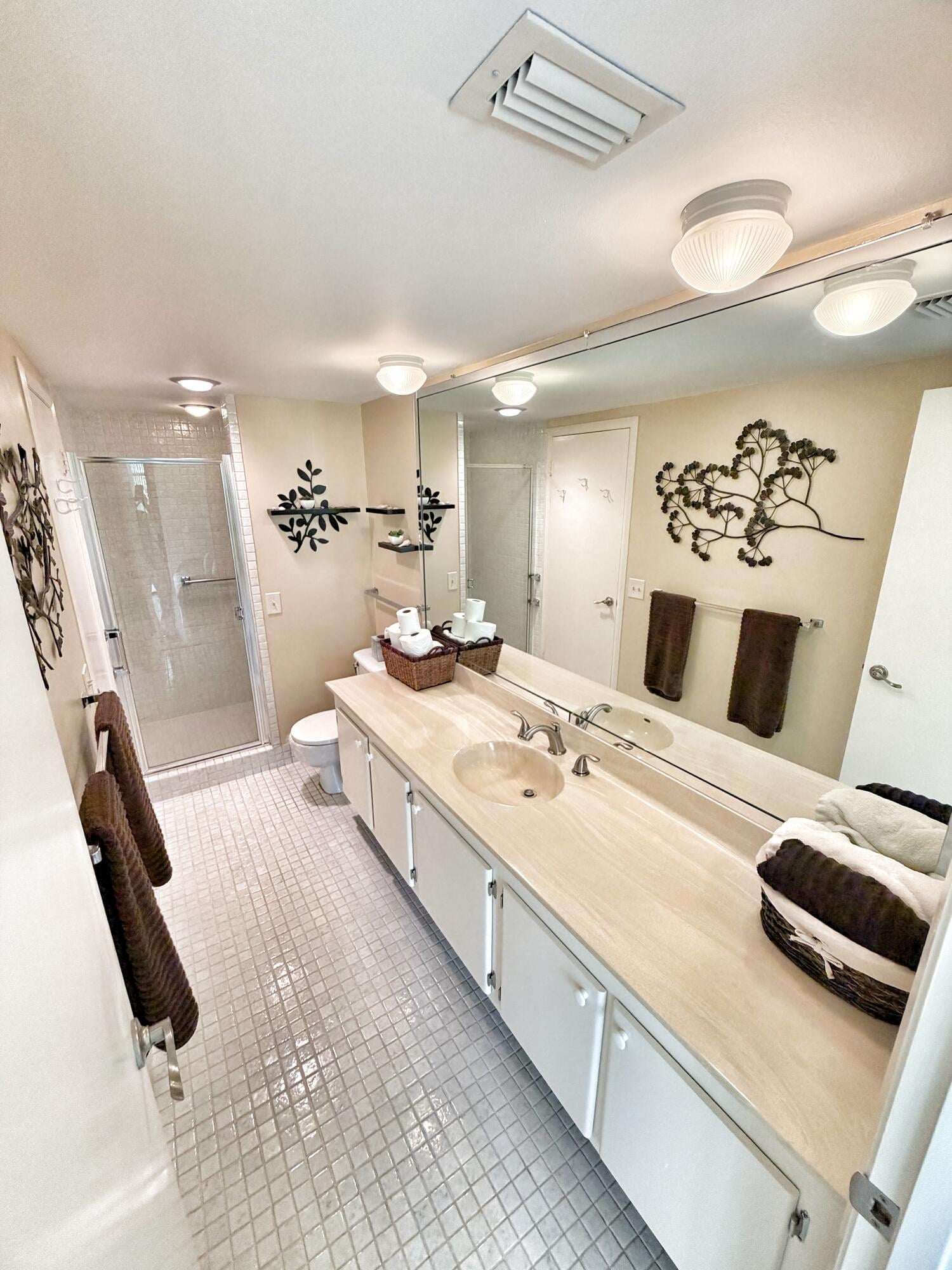 Unit 102 photo 13
