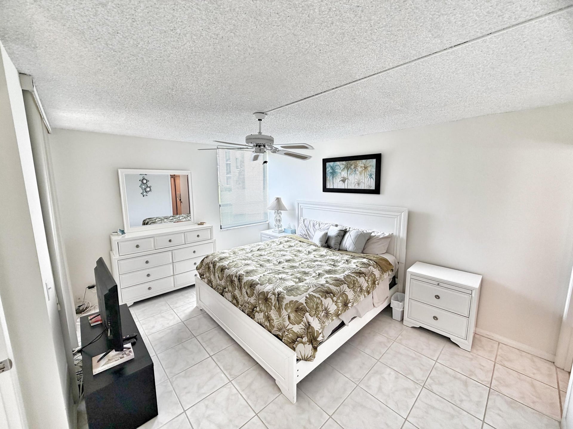 Unit 102 photo 14