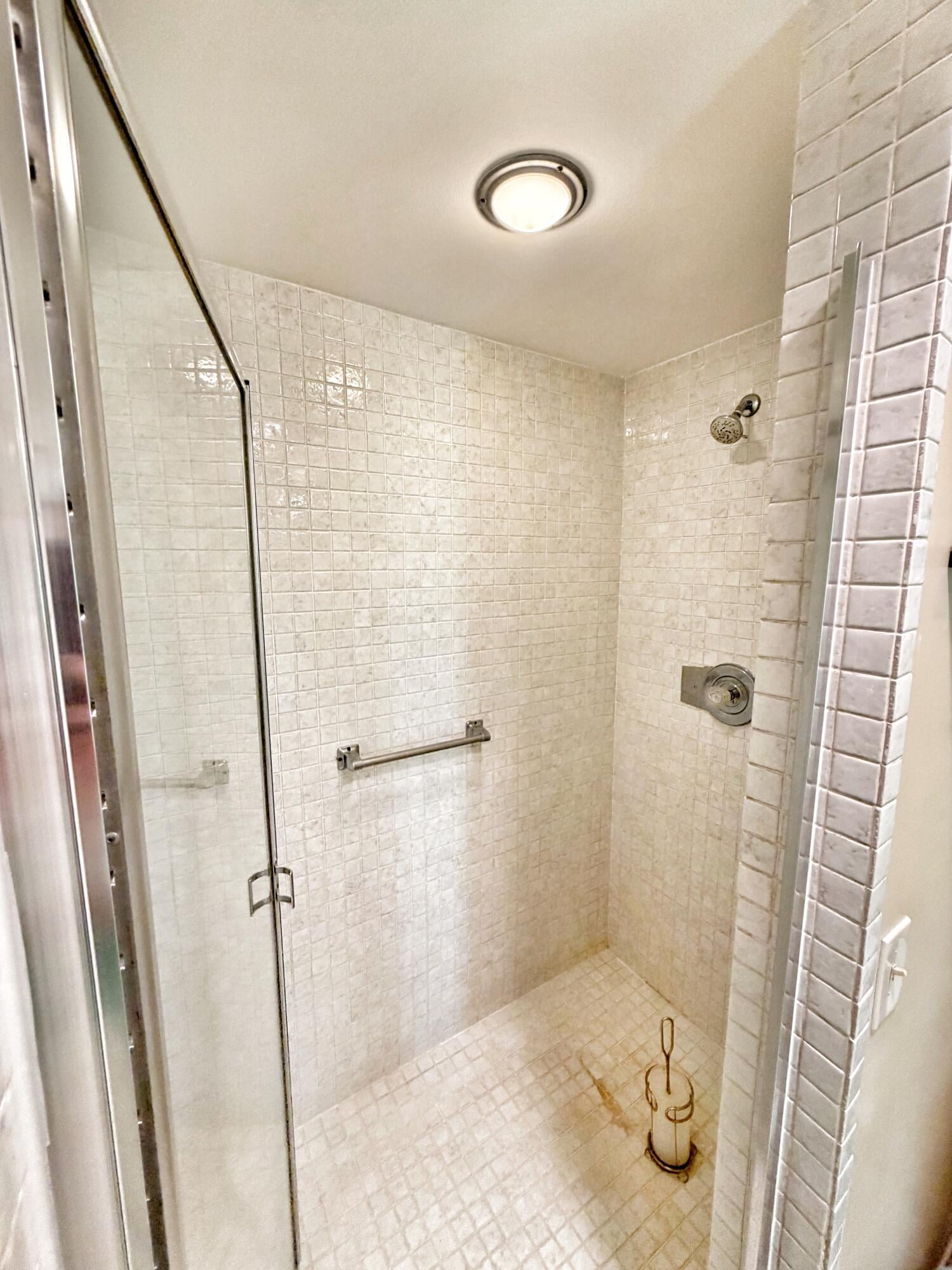 Unit 102 photo 16