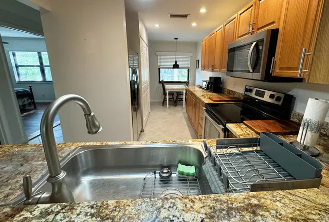 Residence photo 12