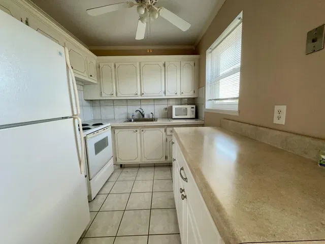 Residence photo 2