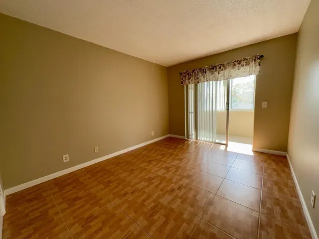 Residence photo 5