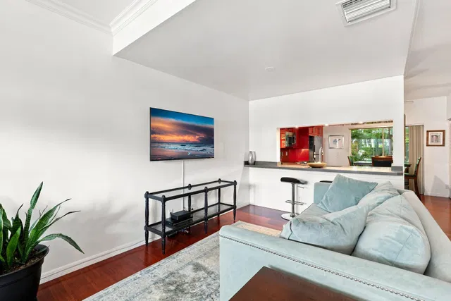 Residence photo 8