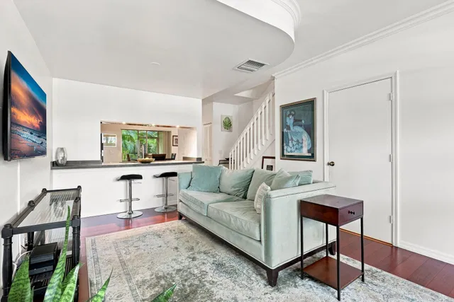 Residence photo 9