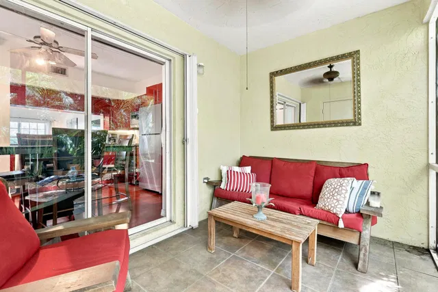 Residence photo 20