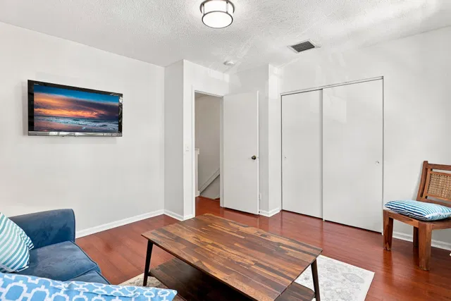 Residence photo 36