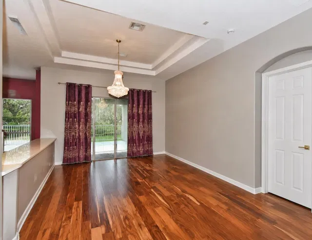 Residence photo 5
