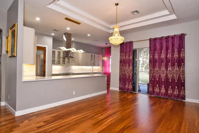 Residence photo 6