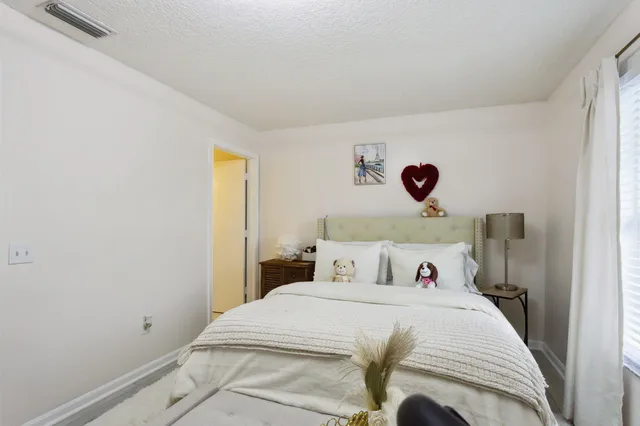 Residence photo 12