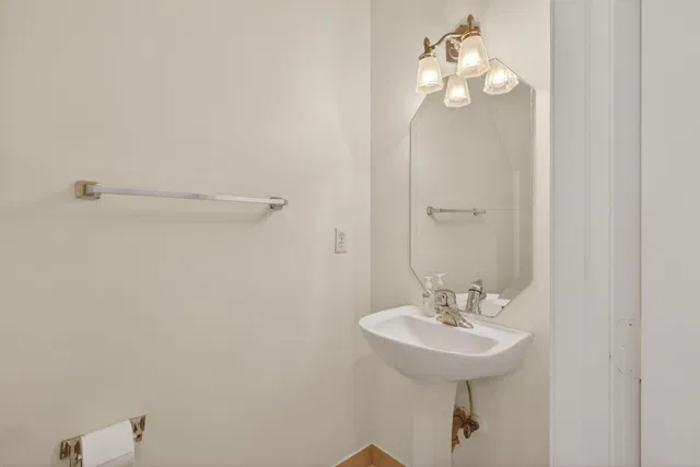  Residence photo 36