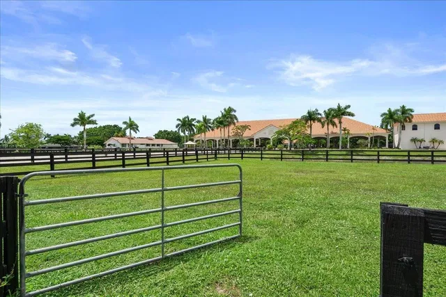 Residence photo 6