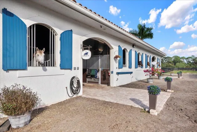 Residence photo 19
