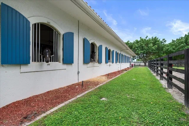 Residence photo 73