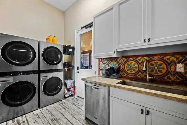 Residence photo 83