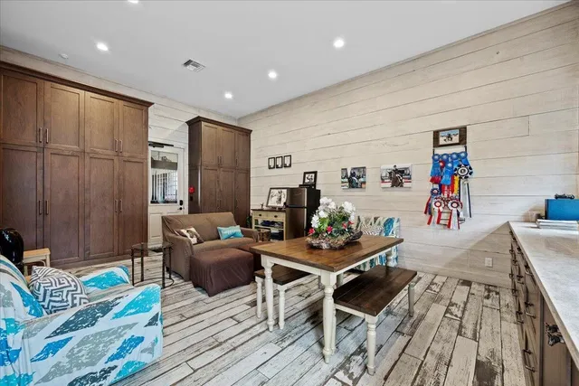 Residence photo 86