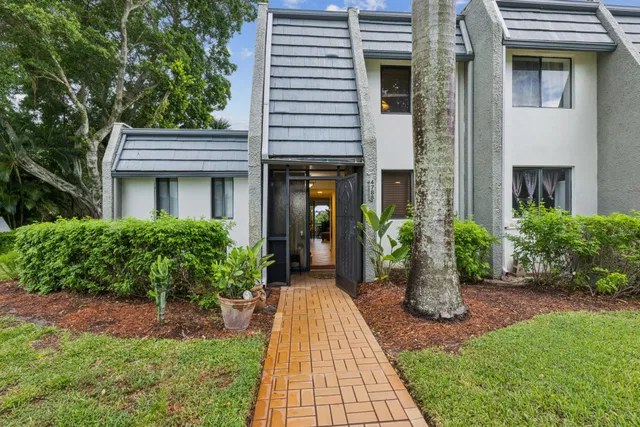  Residence photo 4