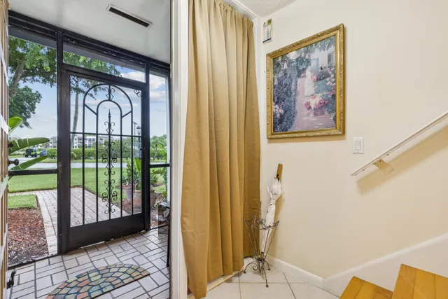  Residence photo 6