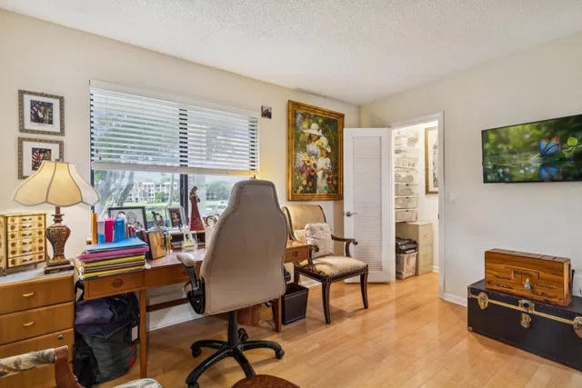  Residence photo 20