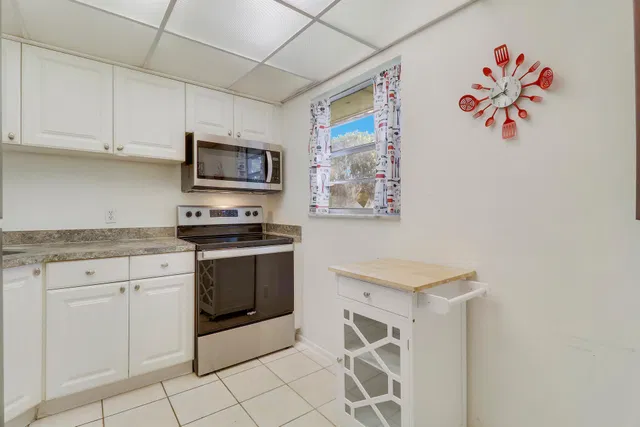 Unit 108 photo 6
