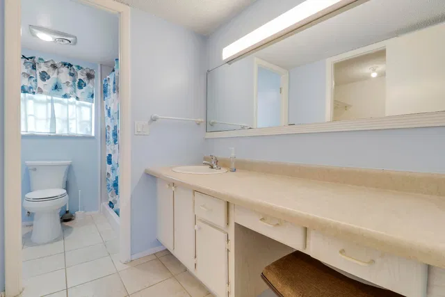 Unit 108 photo 18