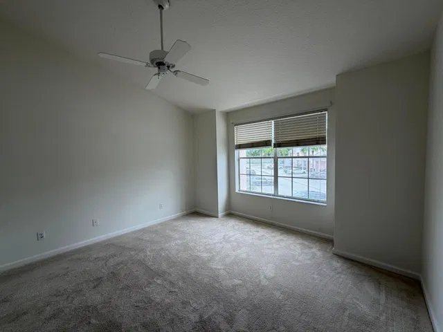  Residence photo 9