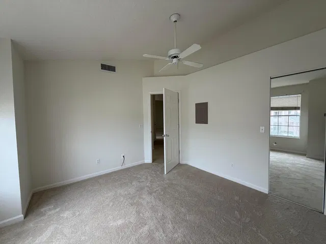  Residence photo 10