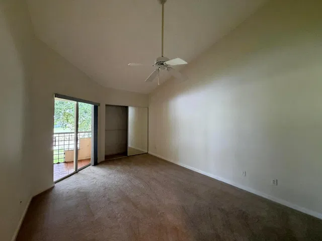  Residence photo 11