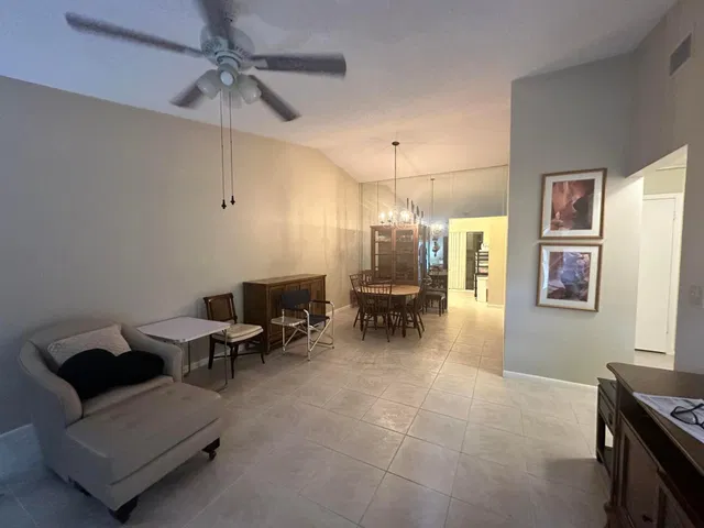  Residence photo 6