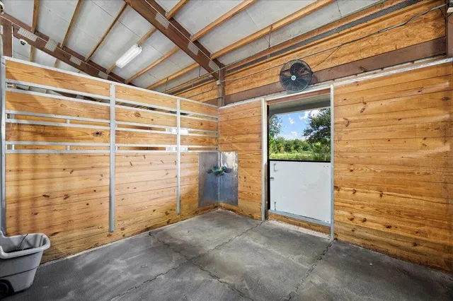  Residence photo 6