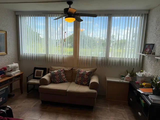 Unit 208 photo 10
