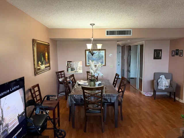 Unit 208 photo 11