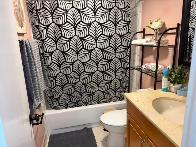 Unit 208 photo 18