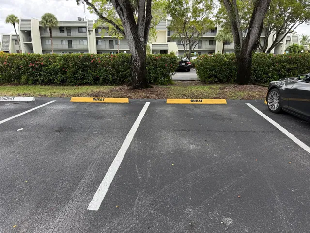 Unit 208 photo 37