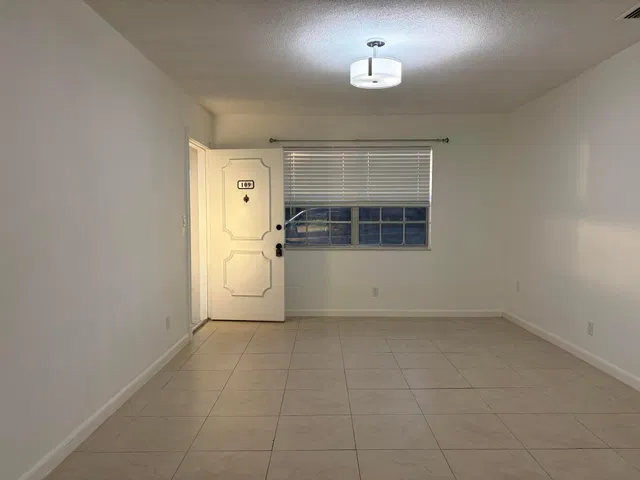 Boca Raton Unit 109 photo 4