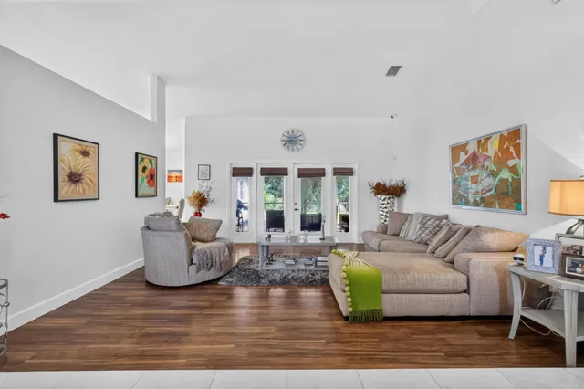 Residence photo 6