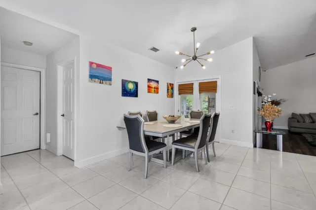 Residence photo 25